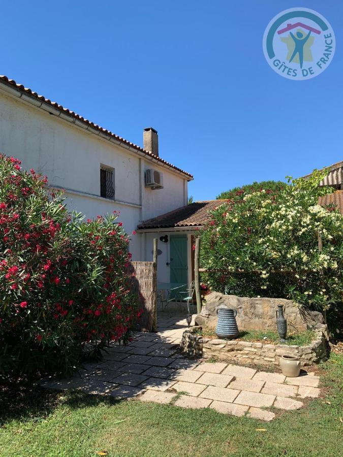 Appartement Mas de Plisset à Saint-Gilles  Extérieur photo